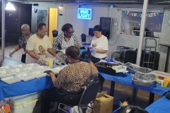 kitchen-volunteers
